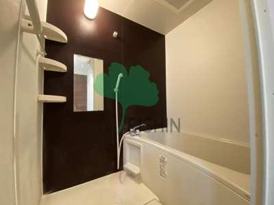 【浴室】 | レブリアント板付 | 清潔感のある浴室です！