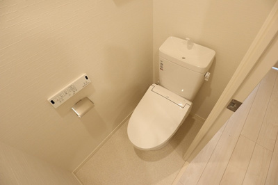 【トイレ】 | ラ・シックサヴォイ | 清潔感のあるトイレです。