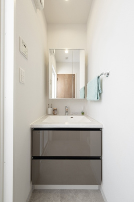 【洗面所】 | ネストピア福岡空港駅前 | シンプルで使いやすい洗面台です！