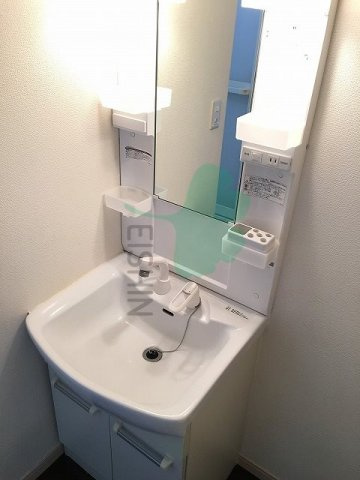 レジデンス諸岡の洗面所|シンプルで使いやすい洗面台です！