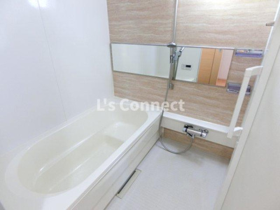 【浴室】 | ソラーナ | 足を伸ばして入れる１坪浴室。追焚き、浴室乾燥付き。