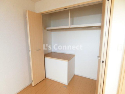 【設備】 | ソラーナ | 南側洋室にもクローゼット付き。