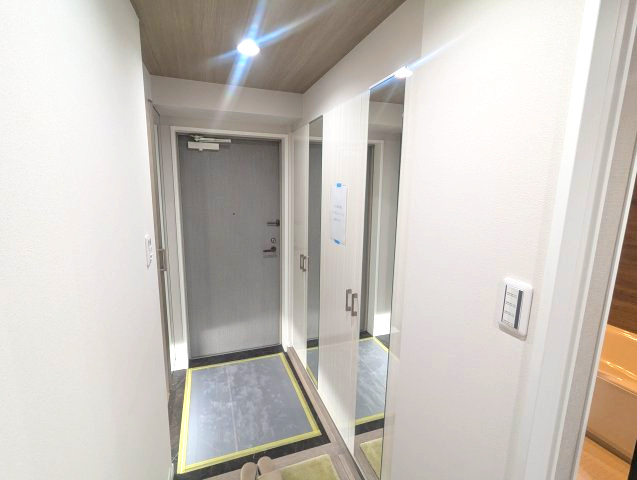 ライオンズマンション東大島第二の玄関|～収納付き玄関写真～