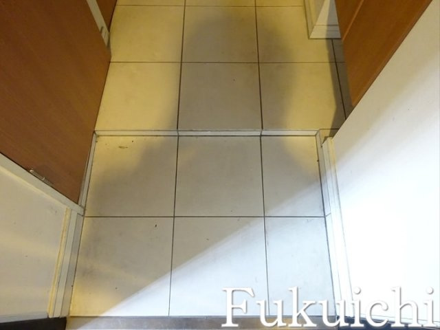 ドルチェ目黒ウエストの玄関