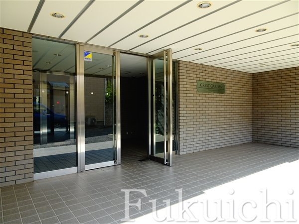 クレストガーデン自由が丘のエントランス