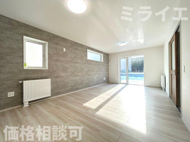 【新築戸建】札幌市東区北46条東14丁目2棟の居間・リビング|【仲介手数料無料】【内覧可能】です。
同仕様物件