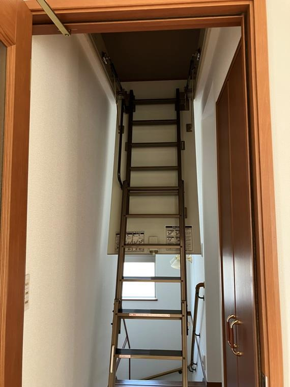上用賀戸建の収納