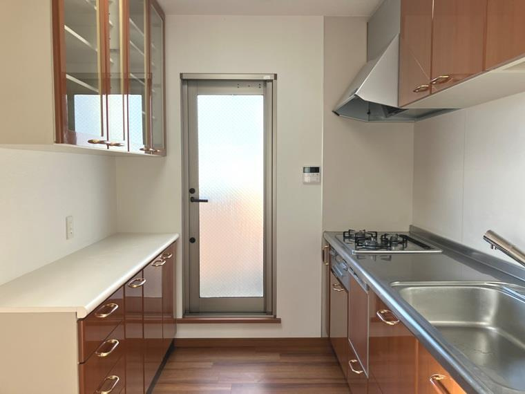 上用賀戸建のキッチン