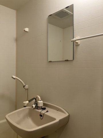 川崎市多摩区西生田５丁目のアパートの洗面所