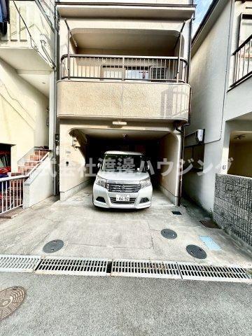 明美の里町一戸建の駐車場