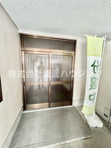 明美の里町一戸建のエントランス