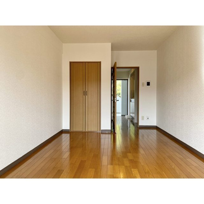 【居間・リビング】 | ☆洋室8.4帖　※写真は同間取りのお部屋になります