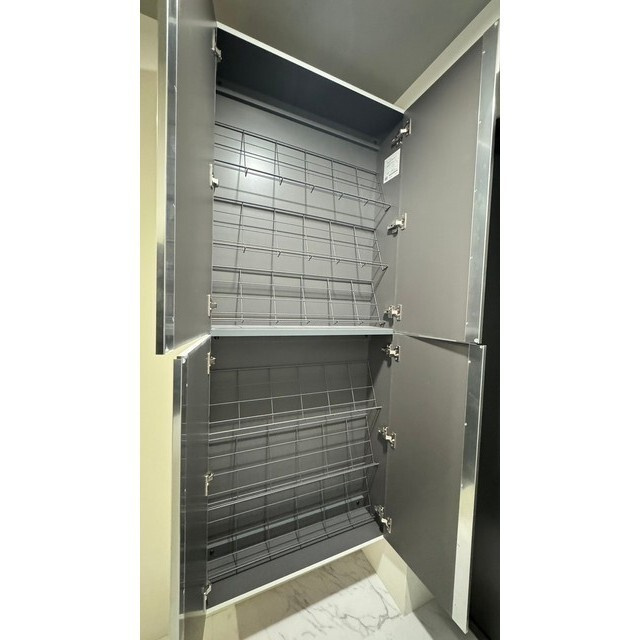 ＴＯＢＥ　北沢の内装