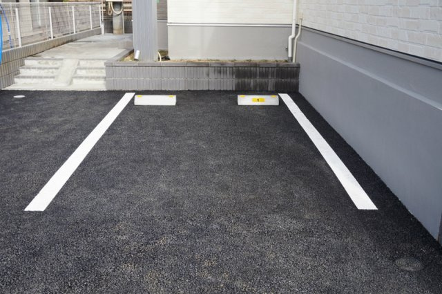 リブリ・Verdeの駐車場