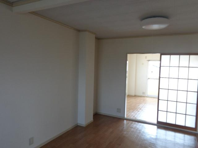 リバティーヒルズの居間・リビング|リビング