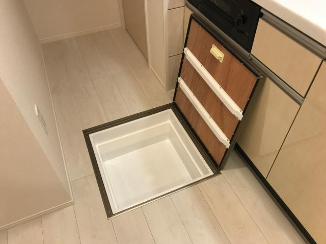リーセント　カーサのキッチン|床下収納