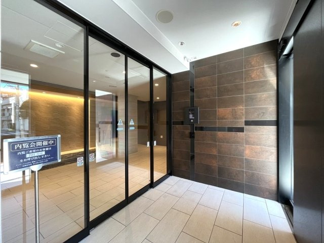 ＣＲＥＶＩＳＴＡ元浅草のエントランス