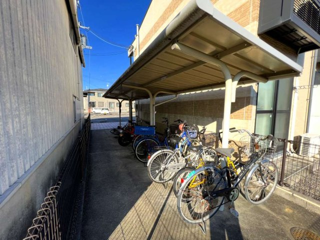 レオパレスプレミール紀ノ川のその他|屋根付き駐輪場