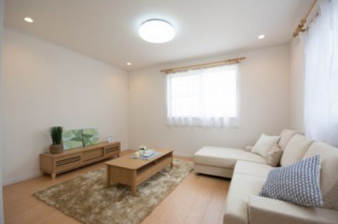 中央区小町通1丁目新築戸建て　1期2号棟の居間・リビング|リビング施工例