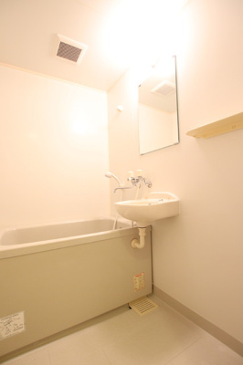 バスルームと洗面台