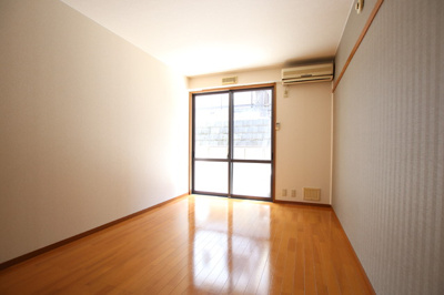 開口南向き！洋室6.7帖