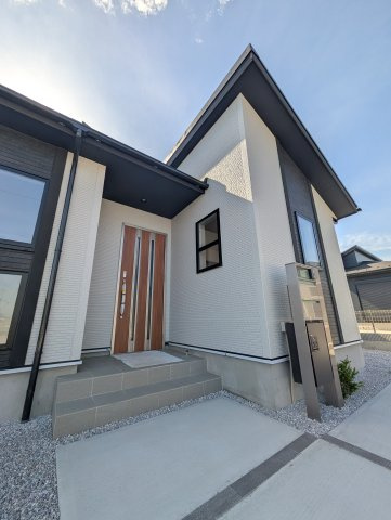 【玄関】 | ブルーミングガーデン前橋市総社町植野ー④