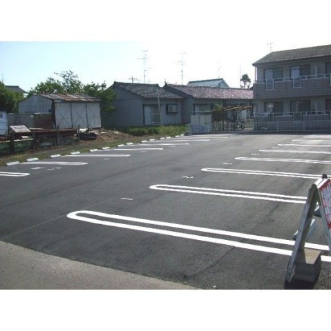 中鶉駐車場