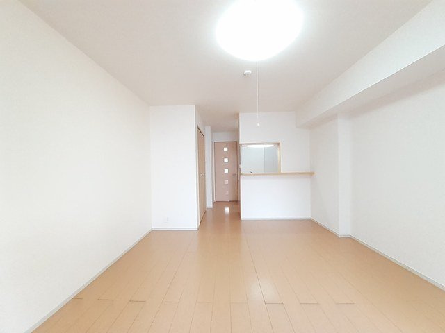 ウエスト・モンテローザの内装|明るい色調の室内です