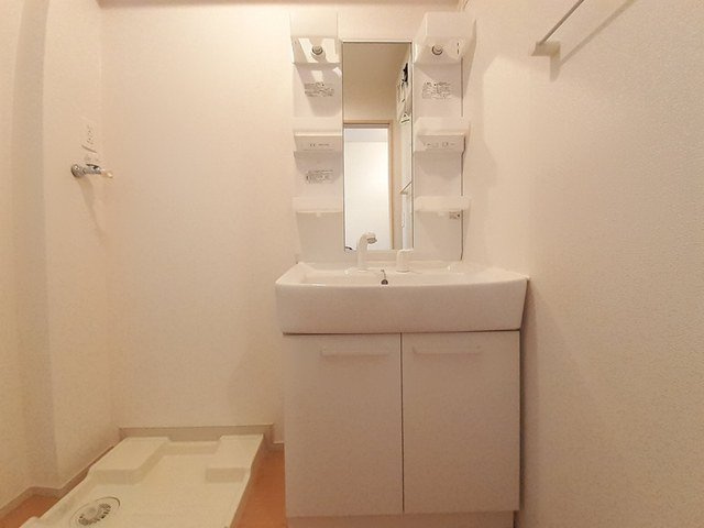 ウエスト・モンテローザの洗面所|忙しい朝には欠かせない洗面所です