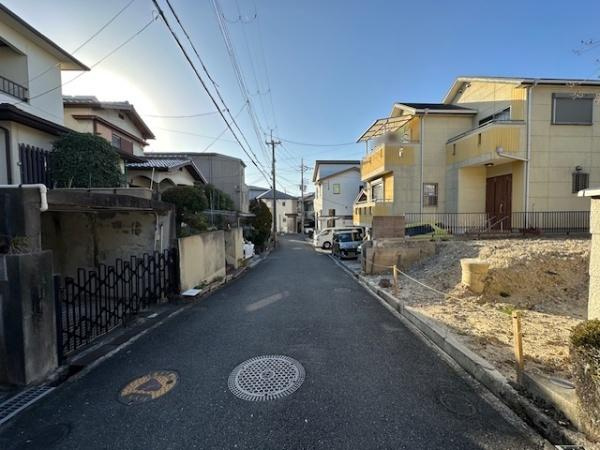 【前面道路含む現地写真】