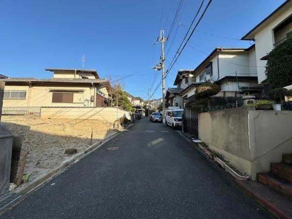 【前面道路含む現地写真】