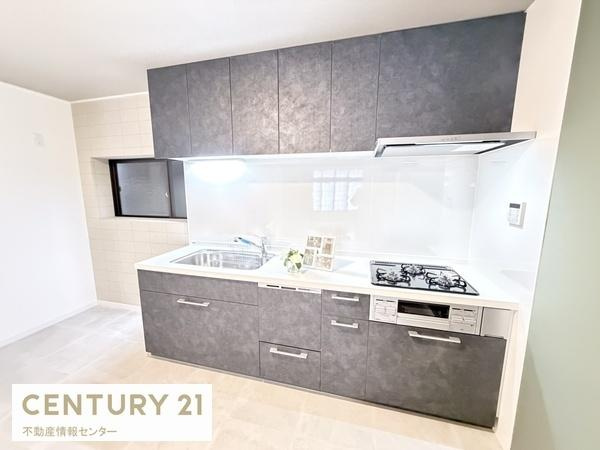 【キッチン】 | 港晴２丁目　中古戸建 | 室内フルリフォーム済（令和７年１１月実施）
