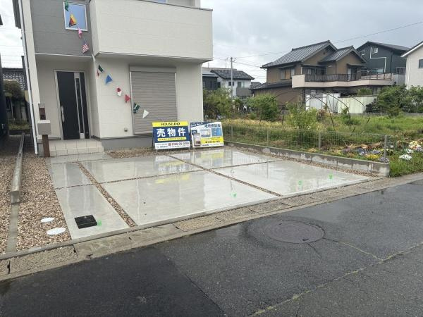 豊川市諏訪西町59期　全3棟・3号棟の駐車場|広々２台駐車できます！