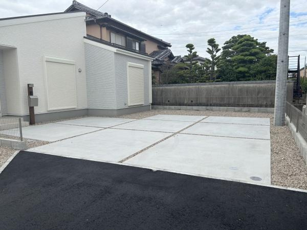 西尾第77巨海町　全4棟・3号棟の駐車場|広々２台駐車できます！