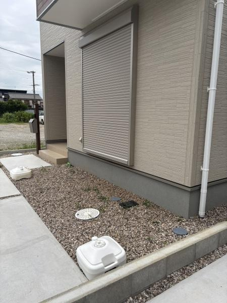 高浜市呉竹町第4　全2棟・1号棟の庭|草花で飾れるお庭。