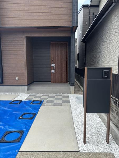 豊田市山之手9丁目　全1棟・1号棟の玄関|訪れる人を心地よく迎え入れます。