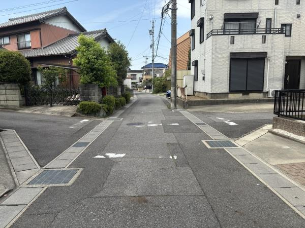 安城市古井町揚り登11番　全1棟・A号棟の前面道路含む現地写真|前面道路です。