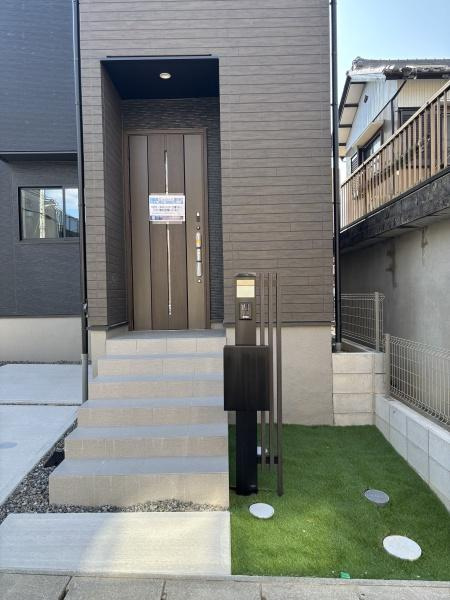 岡崎市細川町2期　全2棟・1号棟の玄関|訪れる人を心地よく迎え入れます。