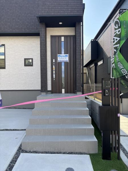 岡崎市細川町2期　全2棟・2号棟の玄関|訪れる人を心地よく迎え入れます。