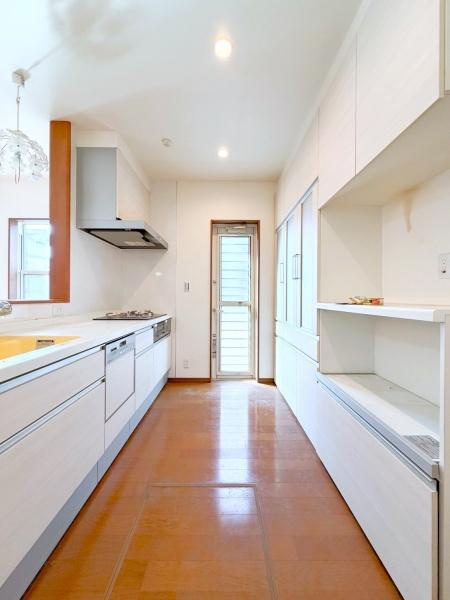 横浜市磯子区森６丁目の中古一戸建のキッチン