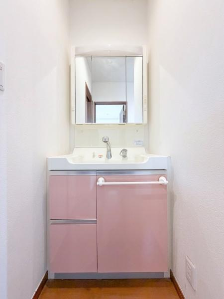 横浜市磯子区森６丁目の中古一戸建の独立洗面台