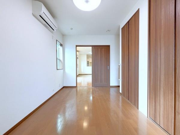 横浜市磯子区森６丁目の中古一戸建の洋室