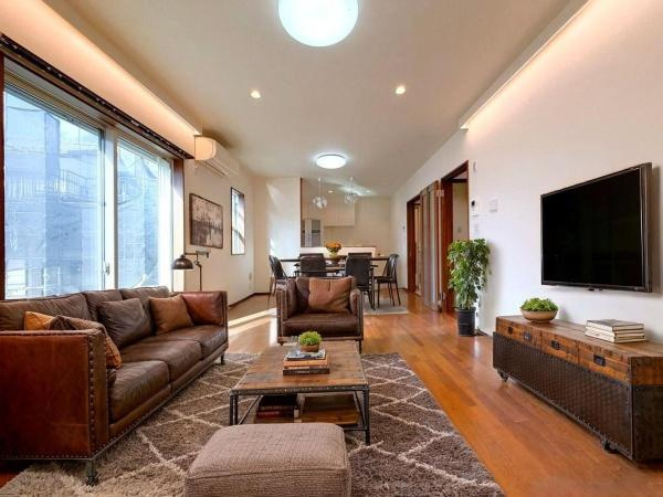 横浜市磯子区森６丁目の中古一戸建の居間・リビング