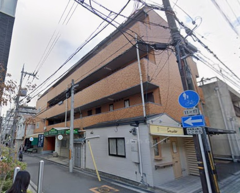 本町8番館の外観