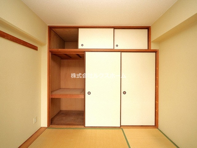 千里サザンテラスの和室|和室ならではの温かな和の空間で寛ぎの時間を過ごせます