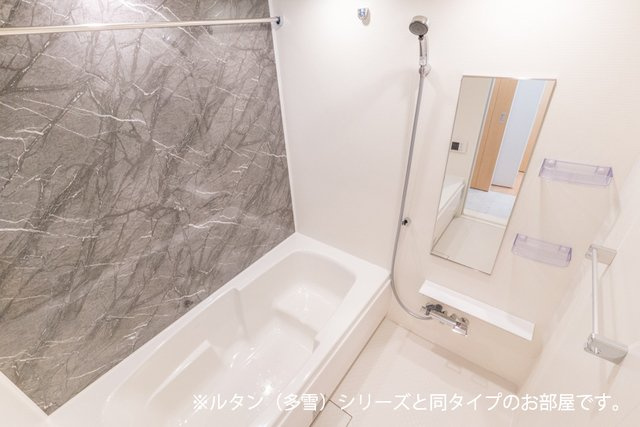 ケーズレジデンスＣの浴室