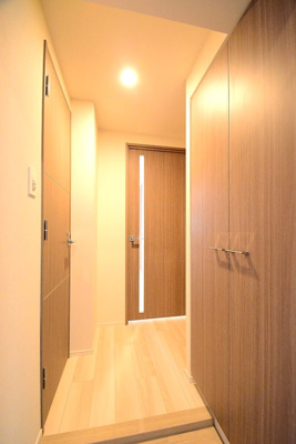 【玄関】 | ステージグランデ東武練馬 | ※カラータイプ異なります。