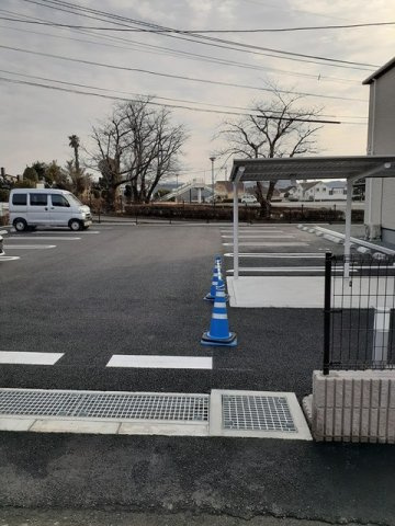 コンフォースの駐車場