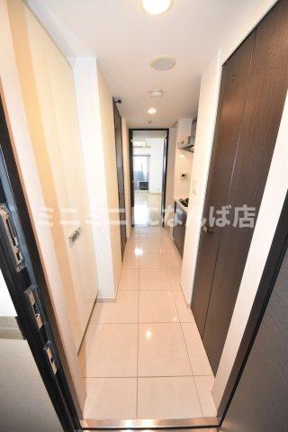 アーデン京町堀ウエストの玄関