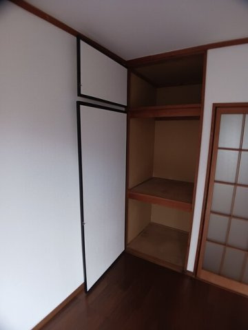 コーポ長島の収納|ちょっとした収納スペースも充実しています